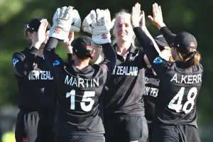 न्यूजीलैंड ने आखिरी लीग मैच जीतने के बाद भी प्लेऑफ में क्वालिफाई करने की उम्मीद बहुत कम