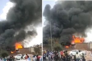 वैशाली नगर स्थित टैंट गोदाम में आग