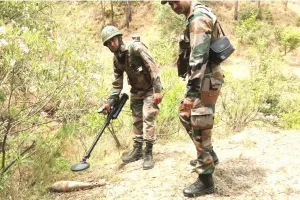 कश्मीर में सुरक्षा बलों ने निष्क्रिय किया आईईडी विस्फोटक 