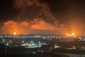 रूस में तेल डिपो में लगी भीषण आग