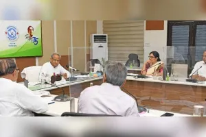 स्कूल शिक्षा विभाग की समीक्षा बैठक: मुख्यमंत्री का महात्मा गांधी अंग्रेजी माध्यम विद्यालयों का विकास एवं शिक्षकों की भर्ती पर फोकस