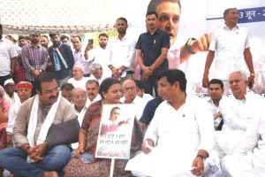 सोनिया-राहुल को ईडी का नोटिस: पीसीसी ने पैदल मार्च कर दिया ईडी ऑफिस पर धरना