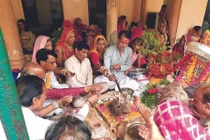 तुलसी विवाह में सालिगराम भगवान की निकली बैण्ड बाजे के साथ बारात