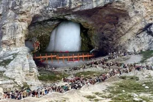अच्छी खबर: जम्मू से अमरनाथ त्रा फिर हुई शुरू, अमरनाथ गुफा के पास बादल फटने से आई प्राकृतिक आपदा के कारण लगाई गई थी अस्थायी रूप से रोक 