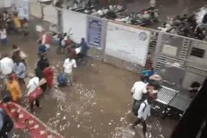 जोधपुर पानी में डूबा, 12 घंटे मूसलाधार बारिश: 5 इंच बरसात में जलमग्न शहर: स्कूल बंद, रेलवे ट्रैक डूबने से ट्रेनें रद्द