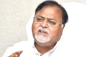 ईडी ने पार्थ चटर्जी को किया गिरफ्तार