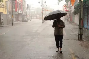 प्रदेश में इन दिनों रिकॉर्ड तोड़ बारिश, 5 लोग बहे