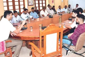 कपड़े के थैले बंटवाएं, आमजन को करें जागरूक: सिद्धार्थ सिहाग