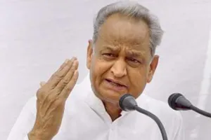 ग़ुलाम नबी आज़ाद संजय गांधी के चापलूस थे- गहलोत