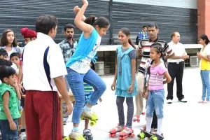 स्केटिंग में बेटियां दिखा रही उत्साह