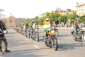 बीएसएफ की बाइक रैली पहुंची जयपुर, दिखाएं हैरतअंगेज करतब