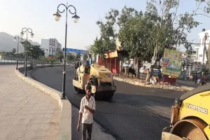 स्मार्ट सिटी प्रोजेक्ट के तहत अजमेर में सड़क बनाने का काम प्रगति पर