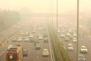 दिल्ली में खराब श्रेणी में वायु गुणवत्ता, पराली जलाने के कारण प्रदूषण में 30 फीसदी की वृद्धि 