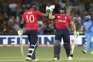 इंग्लैंड ने सेमीफाइनल मुकाबले में भारत को 10 विकेट से हराया