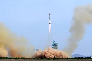 चीन ने शेनझोउ-16 मानवयुक्त अंतरिक्ष यान लॉन्च किया