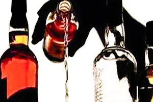 शराब बेचने का नया ट्रेंड, सोशल मीडिया से ऑर्डर लेकर कर रहे है सप्लाई 