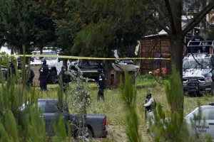 मेक्सिको में कार रेस के दौरान हमला , 10 लोगों की मौत