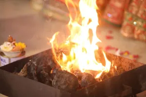 दूल्हे का बदला मूड, मंडप छोड़कर भागा, दुल्हन ने पीछा कर दबोचा