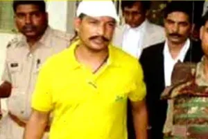 Lucknow: कोर्ट में गैंगस्टर संजीव माहेश्वरी की हत्या, वकील की ड्रेस में आया था हत्यारा