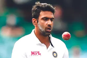 टेस्ट में शीर्ष गेंदबाज बने हुए हैं भारत के अश्विन