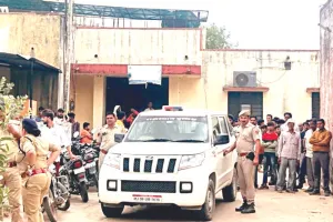 चाकू घोंपकर गेस्ट हाउस संचालक की हत्या