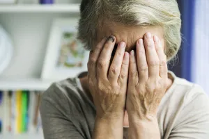हेल्पएज इंडिया की राष्ट्रीय रिपोर्ट 2023: बुजुर्ग महिलाओं के प्रति दुर्व्यवहार में 16 फीसदी की वृद्धि 