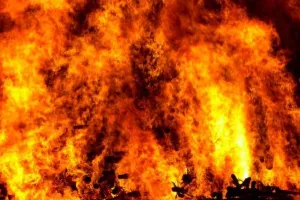 अफगानिस्तान में भीषण आग से 200 दुकानें जलकर खाक