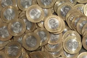 शिक्षा नगरी में नहीं चल रहा 10 रुपए का सिक्का