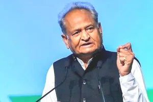 गहलोत बोले- सड़कों के विकास में हम सबसे आगे, अब 100 की आबादी वाले गांवों को भी जोड़ने का प्रयास