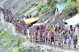 कश्मीर में अमरनाथ यात्रा के लिए तीर्थयात्रियों का नया जत्था रवाना