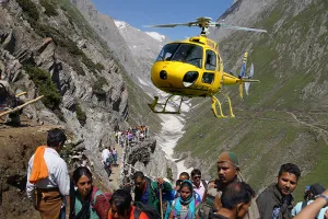 अमरनाथ यात्रा के लिए हेलिकॉप्टर सेवा बहाल, पदयात्रा स्थगित