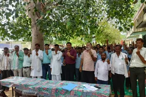 कम प्रतिशत वाले मतदान केंद्रों का दौरा कर ली जानकारी