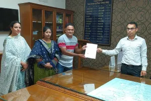 जिला कलक्टर ने 14 पाक विस्थापितों को प्रदान की नागरिकता