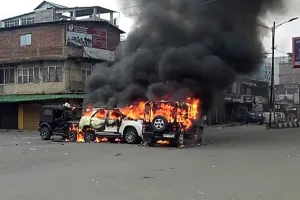 Manipur Violence: हमलावरों ने तीन लोगों की हत्या की, कर्फ्यू जारी