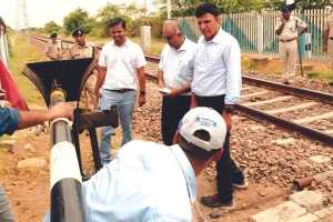 राजेश मोहन ने किया रेल विद्युतीकरण कार्य का किया निरीक्षण