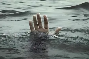 महाराष्ट्र में बांध में डूबने से युवक की मौत 