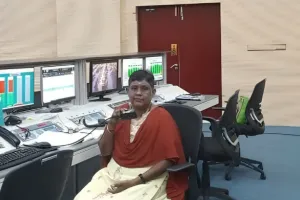 Chandryaan 3 में रॉकेट लॉन्च की उलटी गिनती के लिए आवाज देने वाली वैज्ञानिक वलारमथी का दिल का दौरा पड़ने से निधन