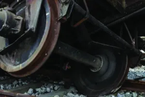 पेरू में ट्रेन के पटरी से उतरने से एक श्रमिक की मौत