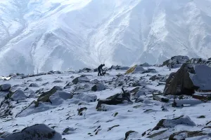 जम्मू-कश्मीर के ऊंचे इलाकों में बारिश, बर्फबारी के आसार