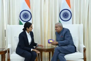 घुड़सवारी में गोल्ड मेडलिस्ट दिव्याकृति सिंह ने उपराष्ट्रपति से की मुलाकात