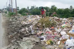 दिवाली पर सफाई प्रभावित, जगह-जगह लगे गंदगी के ढेर