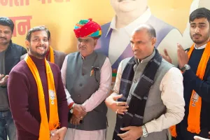 भाजपा प्रदेशाध्यक्ष सीपी जोशी ने स्वर्गीय घनश्याम शर्मा के परिवार को दिलाई भाजपा की सदस्यता