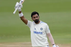 राहुल के शतक से भारत का सम्मानजक स्कोर, पहली पारी में बनाए 245 रन