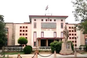 प्रदेश की स्कूलों की बदहाल स्थिति पर हाईकोर्ट ने लिया प्रसंज्ञान, मांगी रिपोर्ट