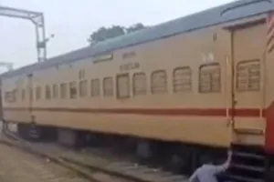 तमिलनाडु में शंटिंग के दौरान पटरी से उतरे ट्रेन के 2 डिब्बे
