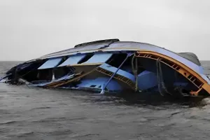 नाइजीरिया में पलटी नाव, 4 लोगों की मौत