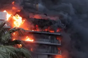 स्पेन में 2 इमारतों में लगी भीषण आग, 4 लोगों की मौत 