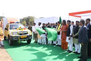 मुख्यमंत्री ने 536 मोबाइल वेटेरनरी वेन को दिखाई हरी झंडी