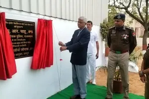 पुलिस महानिदेशक ने रिजर्व पुलिस लाईन में नवनिर्मित इनडोर बैडमिंटन कोर्ट एवं योग केंद्र का किया उद्धाटन