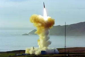 अमेरिका की नौसेना ने बैलिस्टिक मिसाइल को सफलतापूर्वक रोका